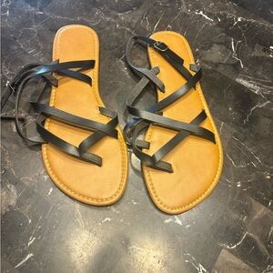 Women’s strappy flat sandals size 8.5
